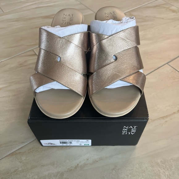 Naturalized Rowena Wedge - Picture 2 of 7